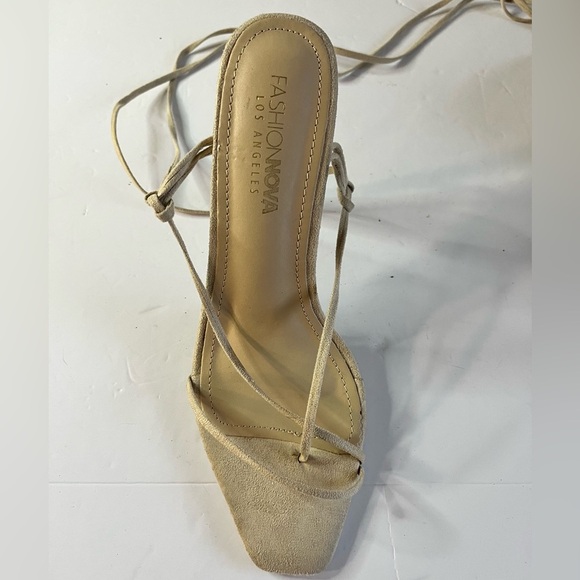 Fashion Nova Beige Suede Strappy Lace-Up Heels Women’s Size 9 - Picture 10 of 10